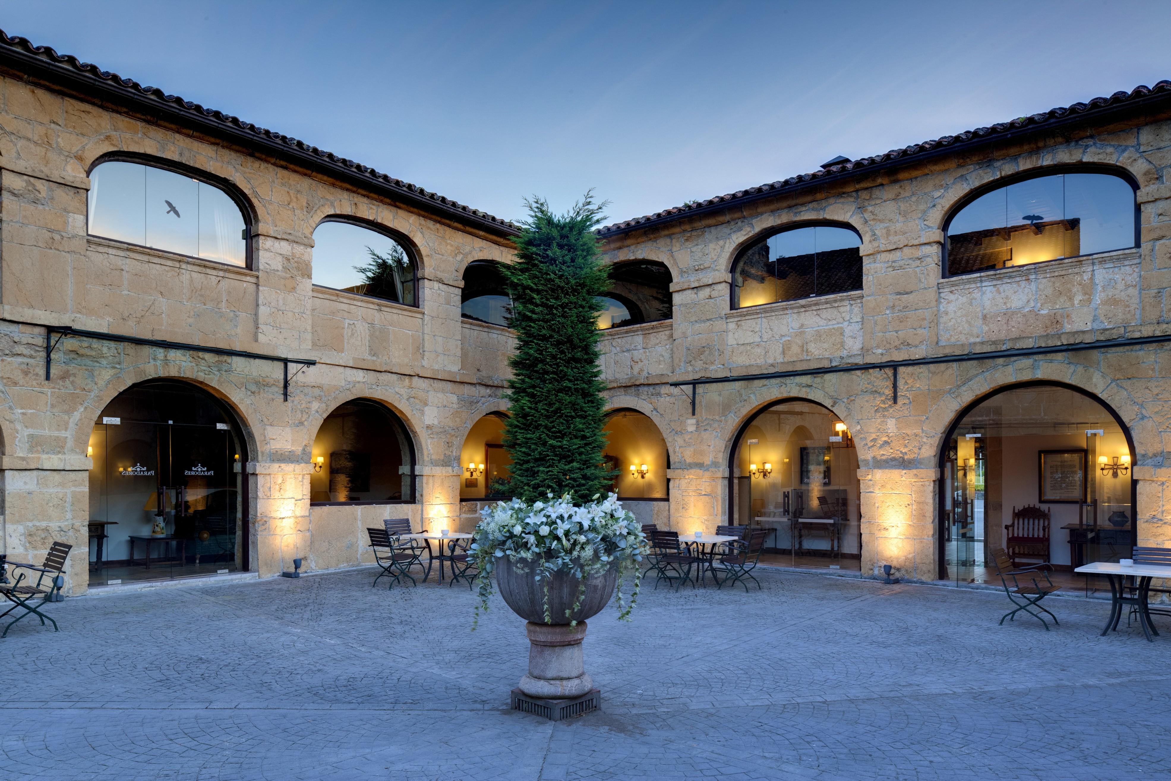 Hotel De Cangas De Onis 4*