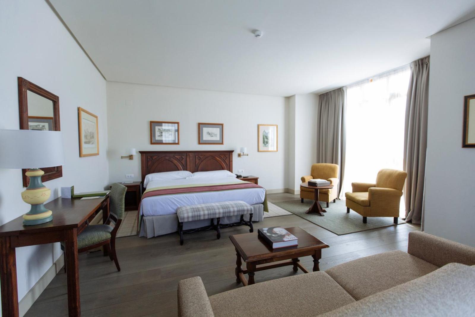 Hotel De Cangas De Onis 4*